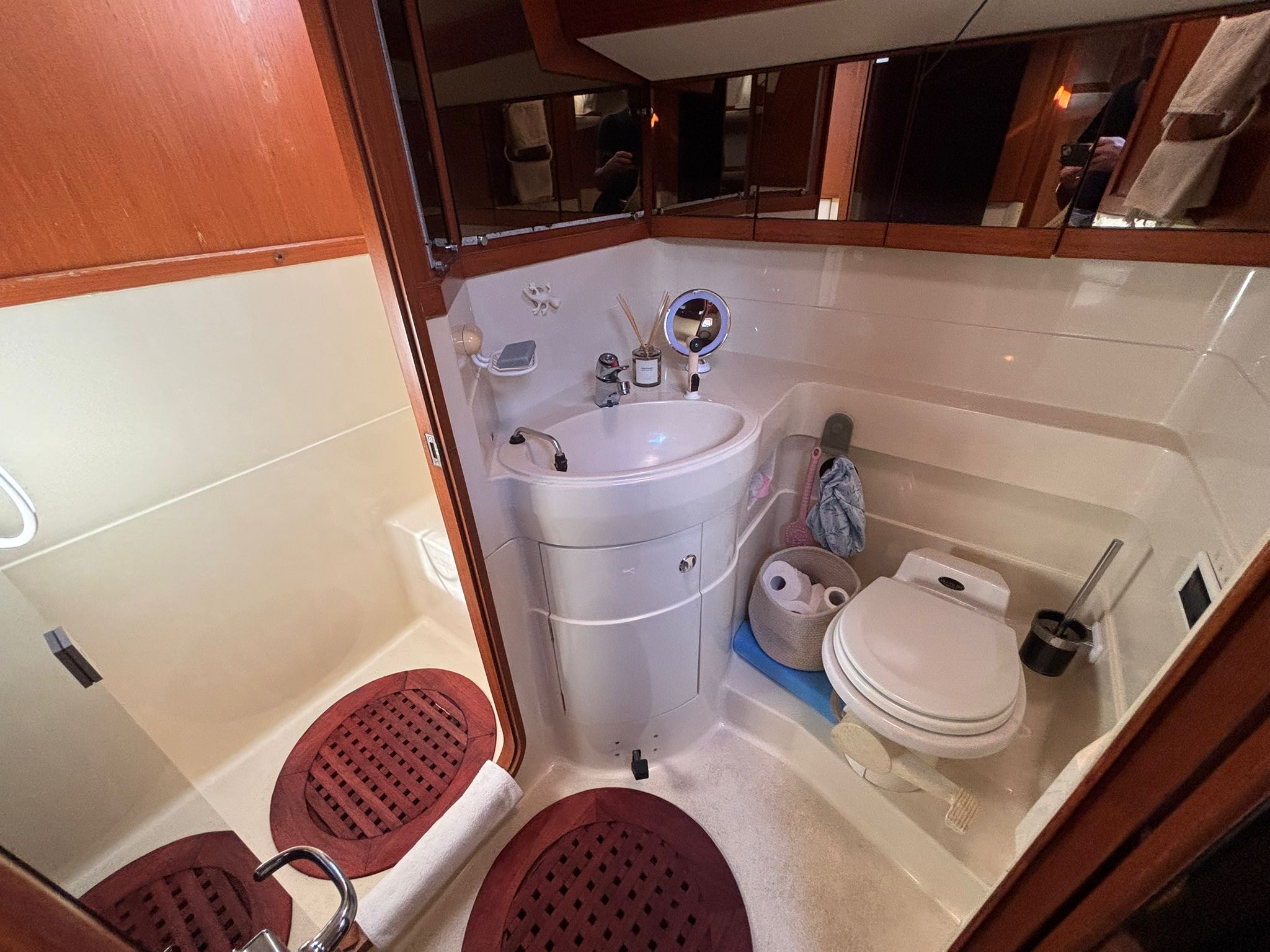 Sparkman & Stephens Baltic 52 OBELIX - head, shower, toilet and sink